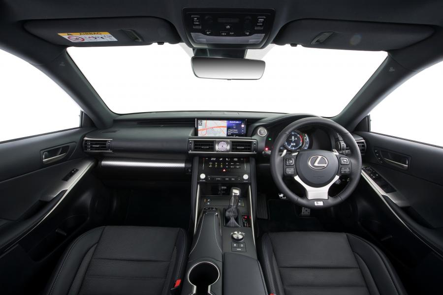 Торпедо Lexus IS200t F-Sport 2016 года  (AU) (фото 16 из 18)